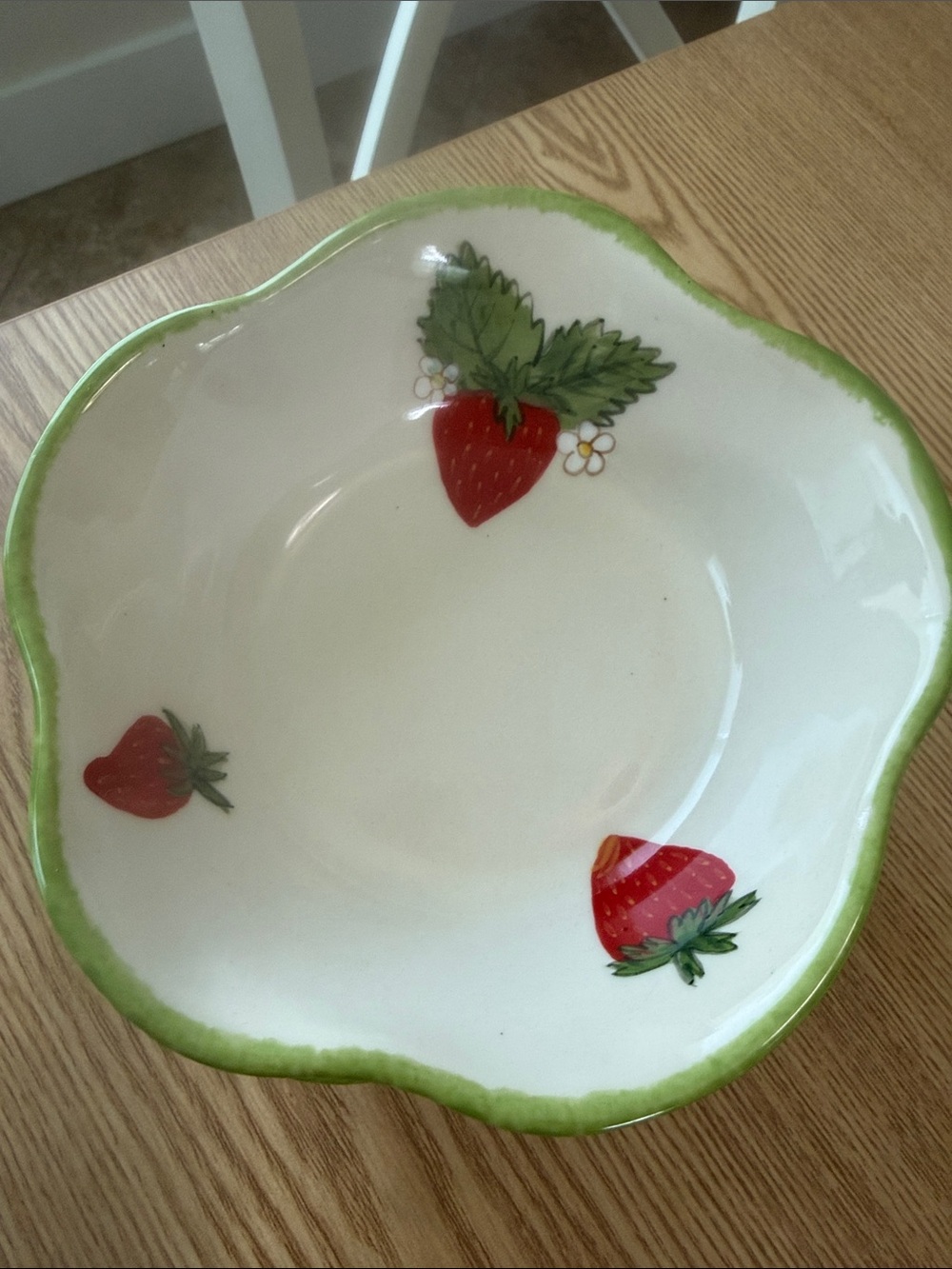 4 Strawberry Ceramic Serving Bowls, microwave/dishwasher safe